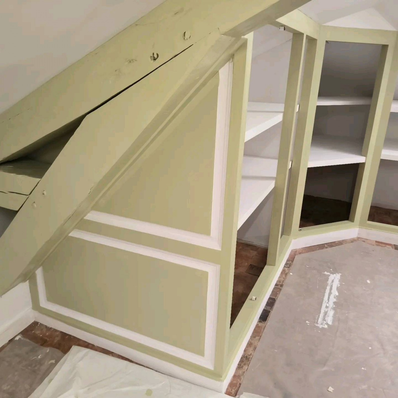 Aménagement d'un grenier en bibliothèque salle de lecture sur le secteur de Rouen