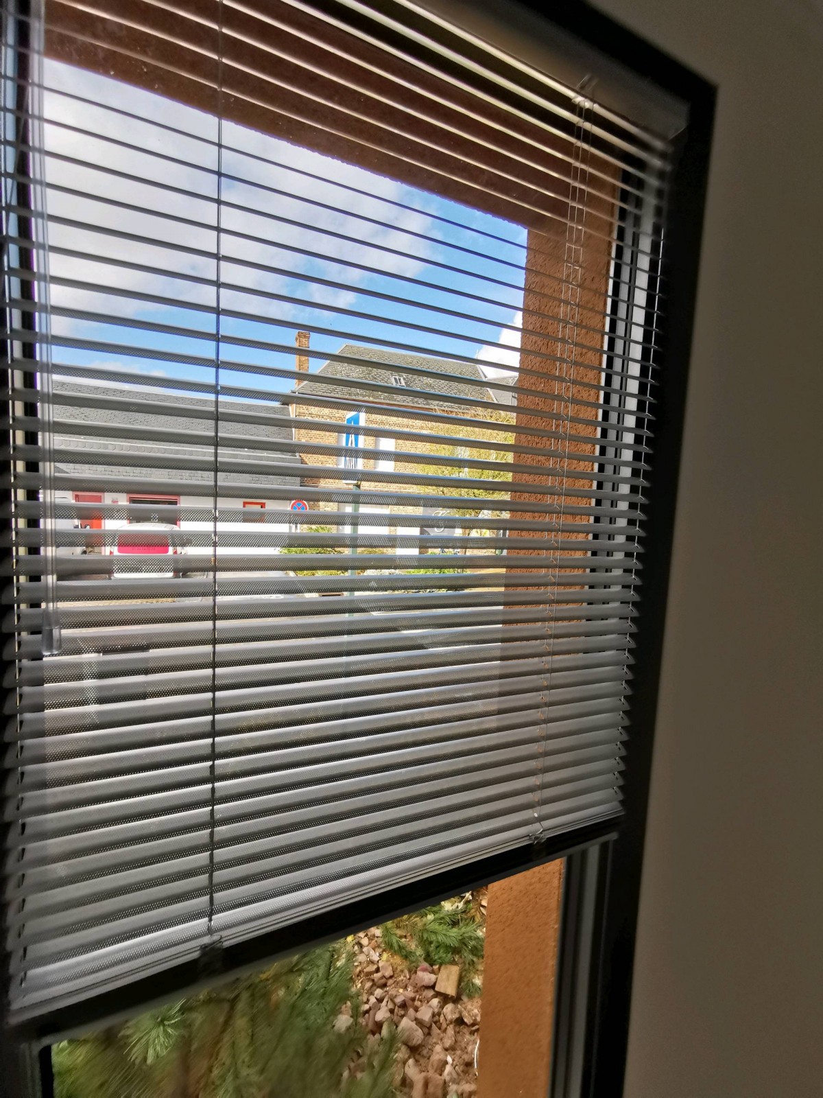 Pose de stores vénitiens à Isneauville 