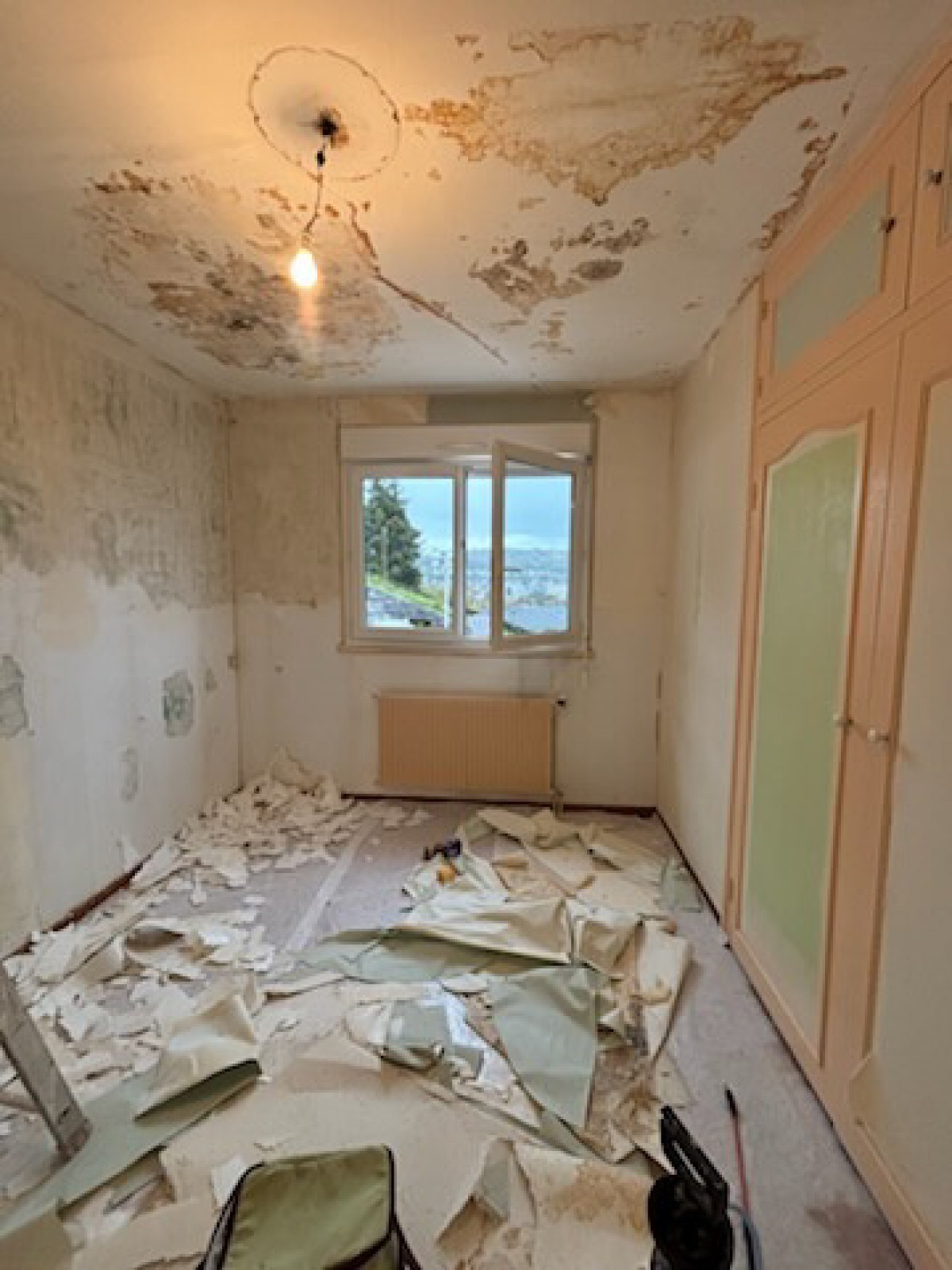 rénovation d'une chambre après un sinistre dégât des eaux sur la commune de Maromme