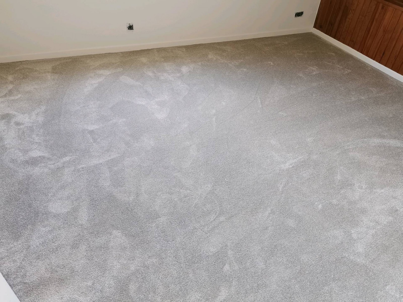 Pose d'un revêtement de sol en moquette dans une maison à Varengeville-sur-Mer proche de Dieppe 76