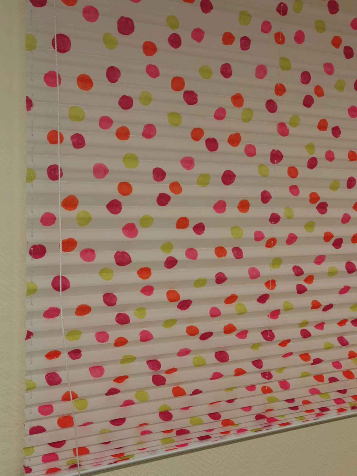 Pose d'un store plissé déco pour un bureau sur la commune de Rouen