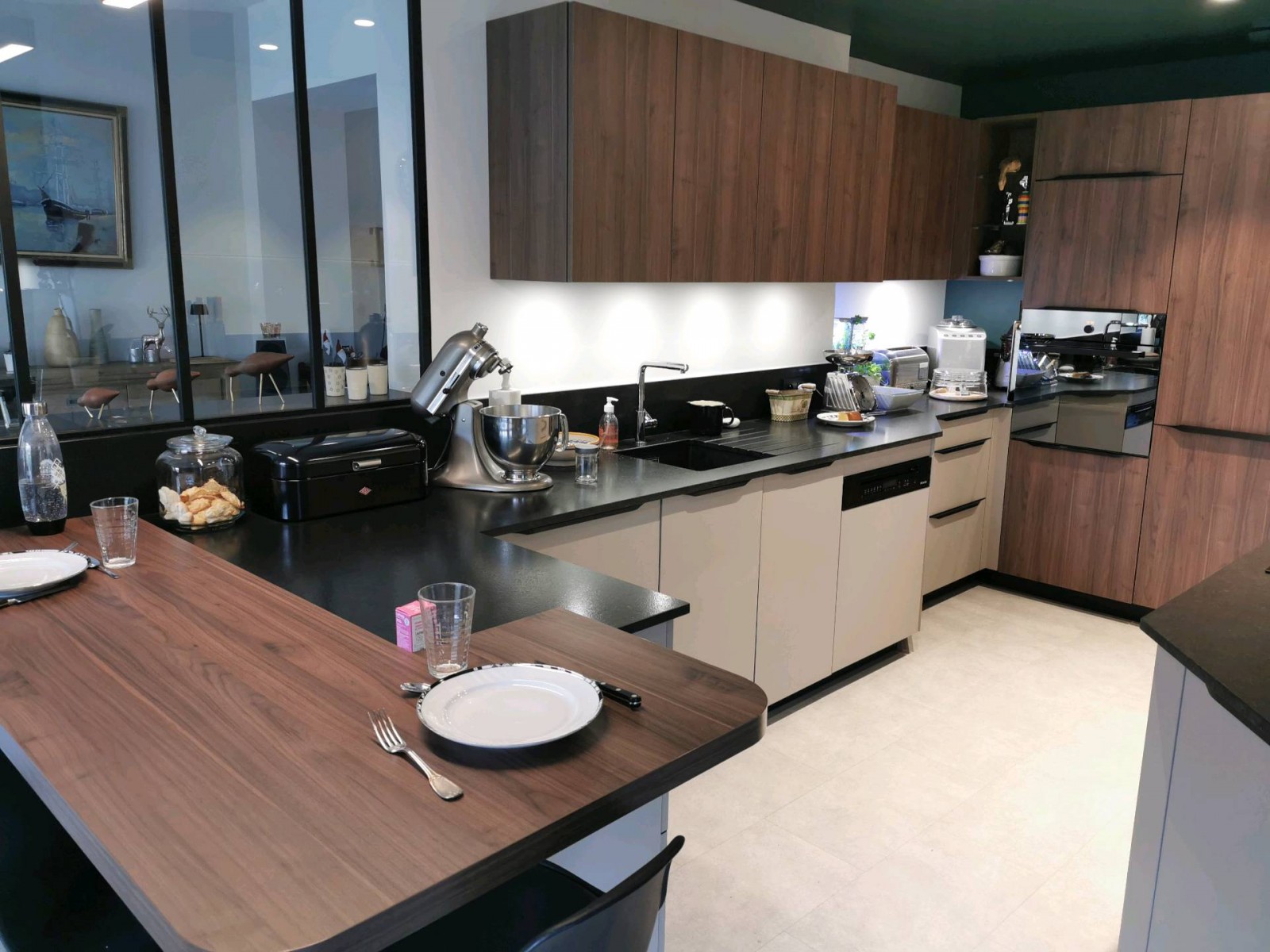 Travaux de peinture et de revêtement de sol pour une cuisine à Duclair