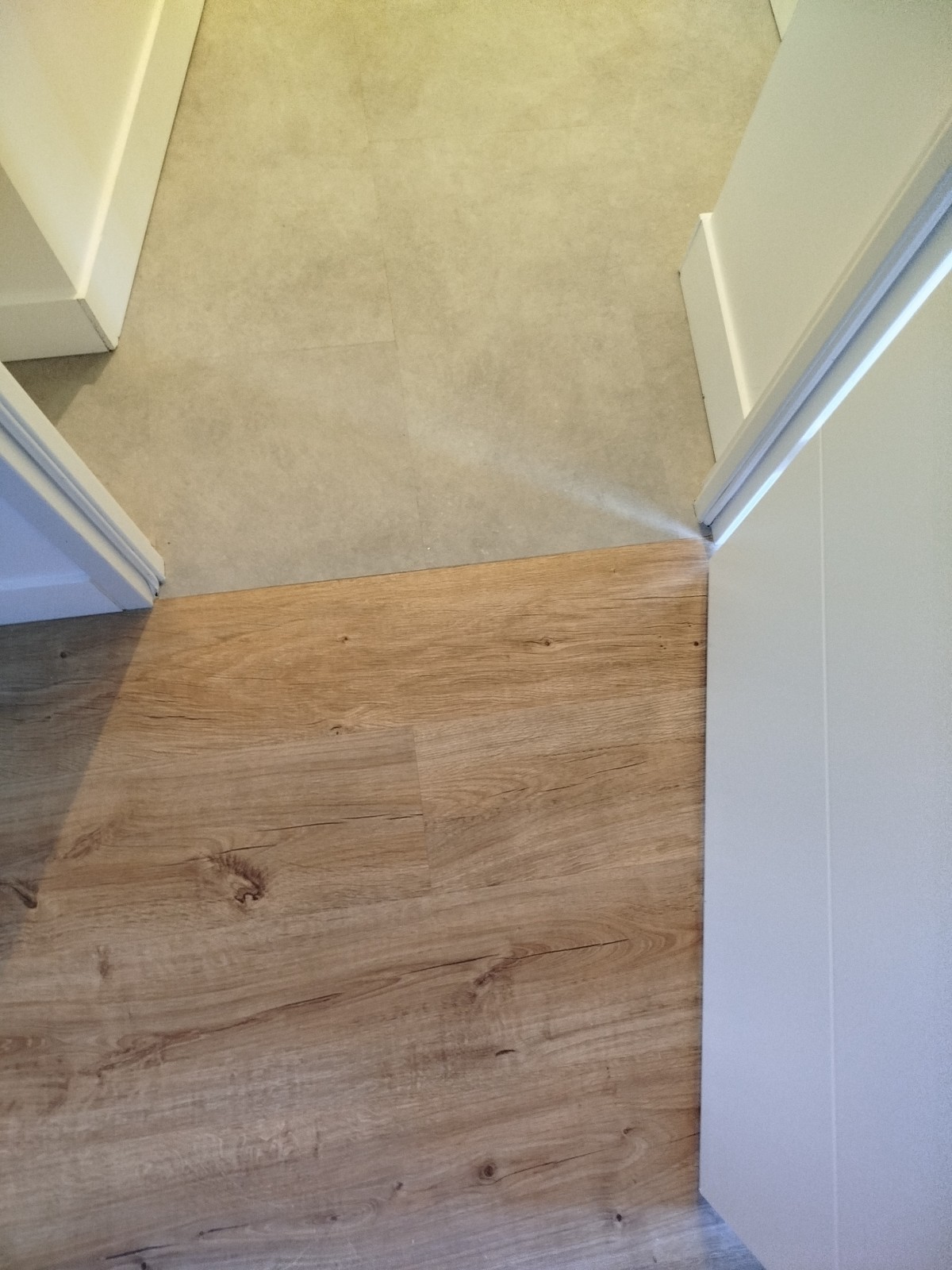 remplacement d'un revêtement de sol dans un appartement à Bihorel