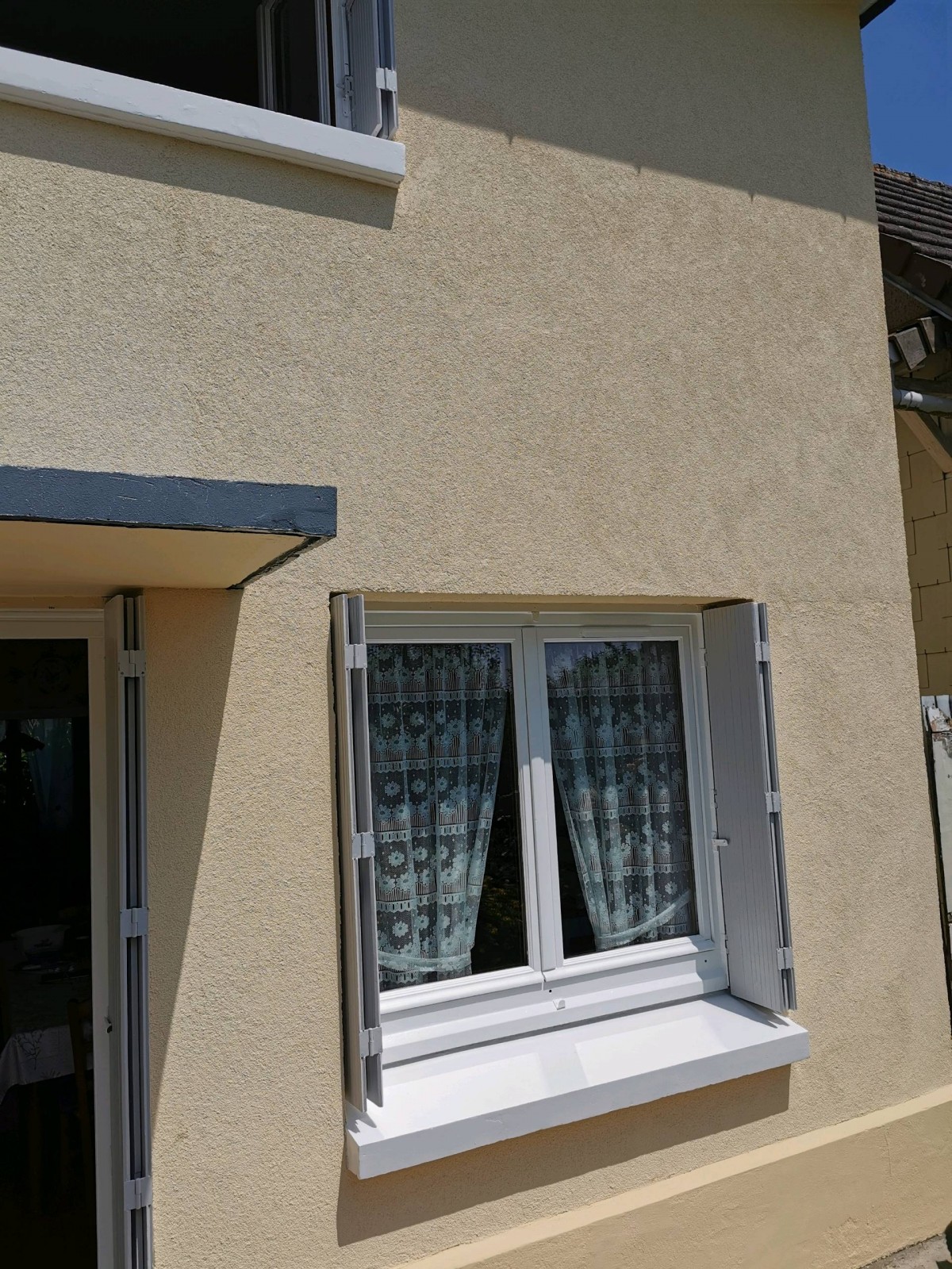 Ravalement de façade pour une maison individuelle de particuliers à Montville proche de Rouen 76