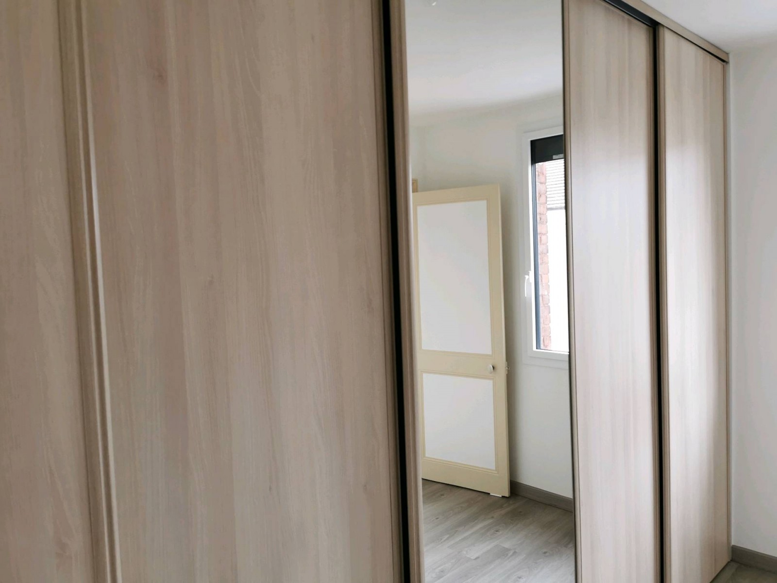 Fabrication sur mesure d'un Dressing avec portes coulissantes à Maromme près de Rouen