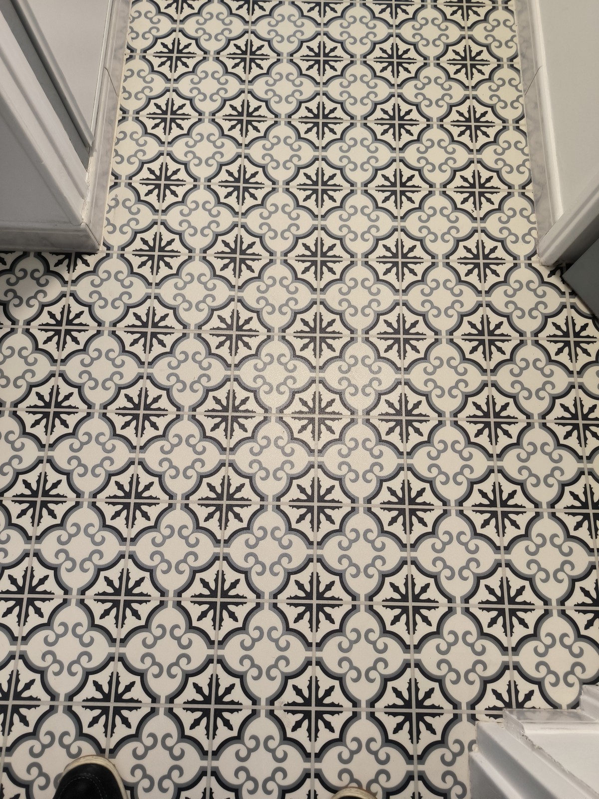 remplacement de revêtement sol dans un couloir wc et salle de bain sur la commune de Déville-lès-Rouen