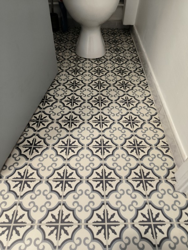 remplacement de revêtement sol dans un couloir wc et salle de bain sur la commune de Déville-lès-Rouen