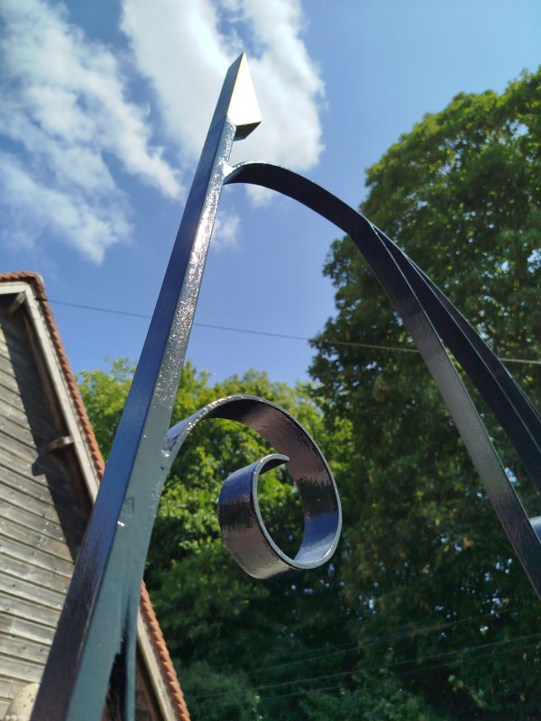 Mise en peinture d'un portail à Hénouville 