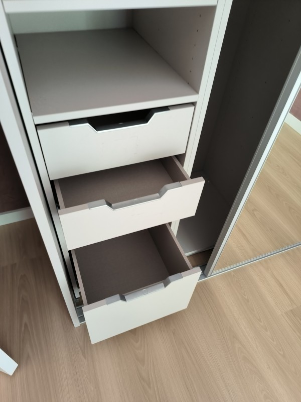Agencement d'un dressing sur mesure dans un appartement sur Bois-Guillaume à côté de Rouen 76