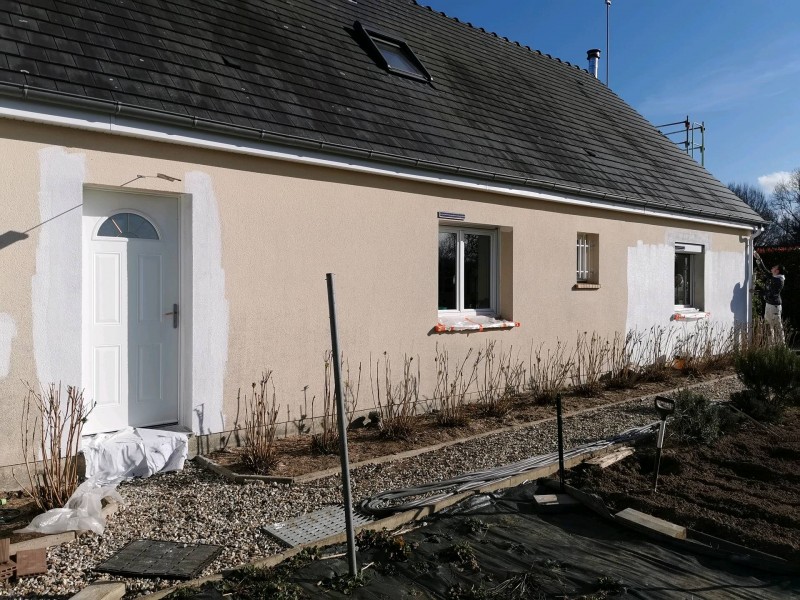 C'est la reprise des travaux de peinture extérieur pour 2025