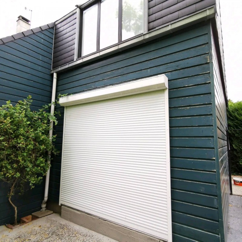 Travaux de peinture  extérieur sur une maison en bois sur la commune de Mont Saint Aignan près de Rouen
