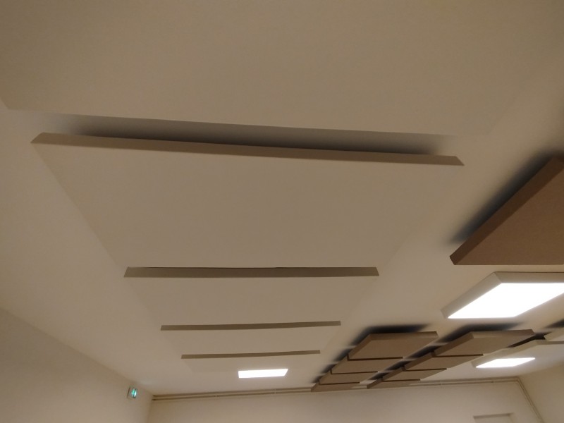 Pose de dalles acoustiques sur la commune de Fontaine sous Préau 