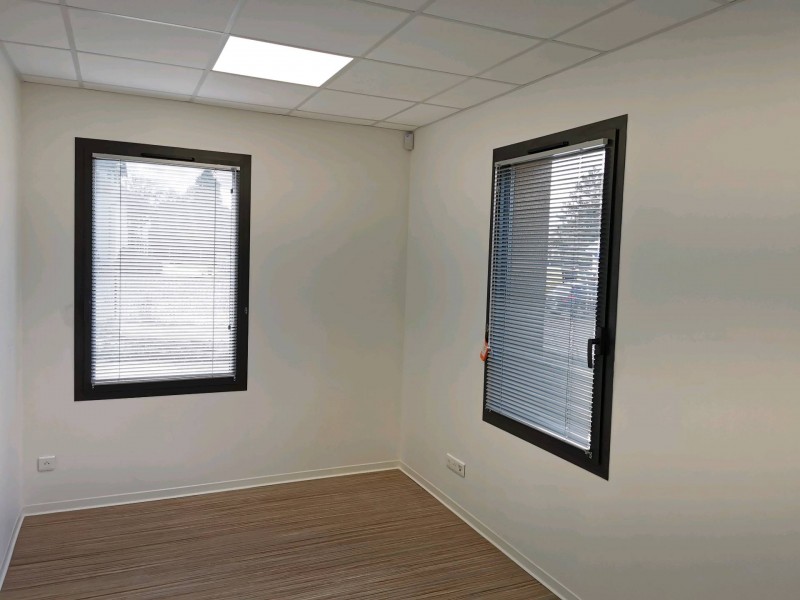 Pose de stores vénitiens à Isneauville 