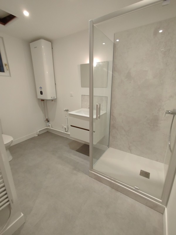 remplacement d'un revêtement de sol dans un appartement à Bihorel