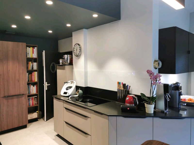 Travaux de peinture et de revêtement de sol pour une cuisine à Duclair