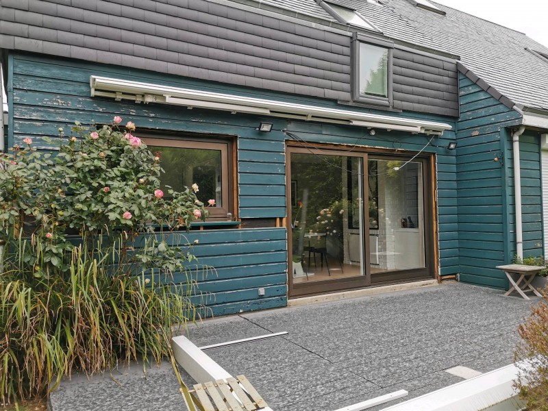 Travaux de peinture  extérieur sur une maison en bois sur la commune de Mont Saint Aignan près de Rouen