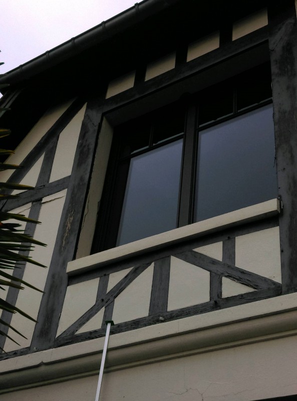 Ravalement de façade sur une maison avec colombages à Bois Guillaume
