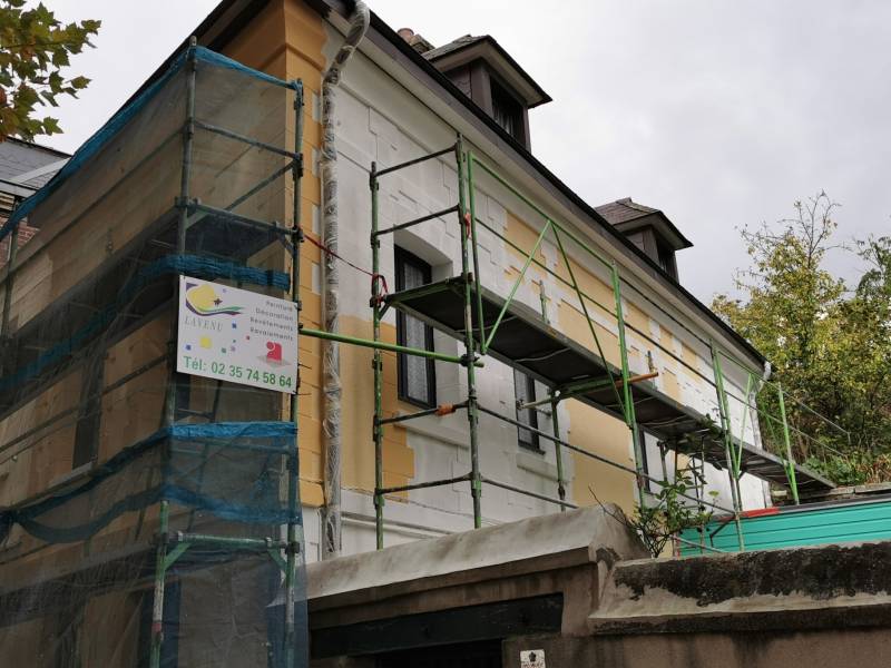 Travaux de peinture extérieur sur façade à Rouen