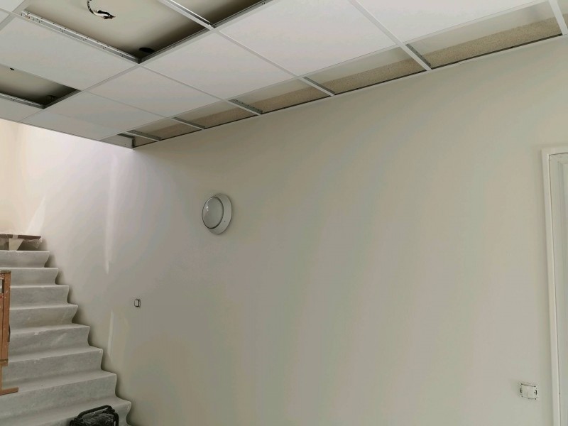 Remplacement d'un faux plafond en dalles suite à un sinistre dégât des eaux sur la commune de Quincampoix