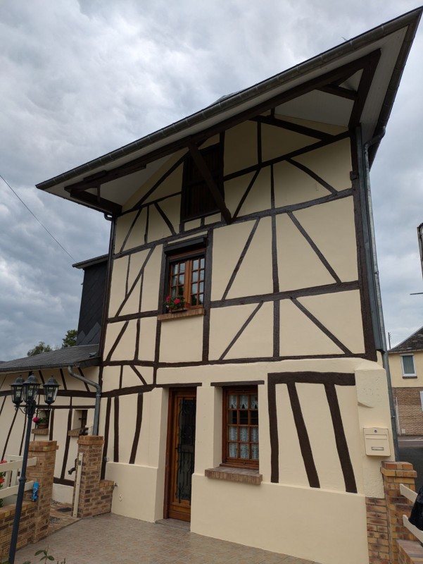 Mise en peinture d'un pignon de façade sur le secteur de Malaunay 