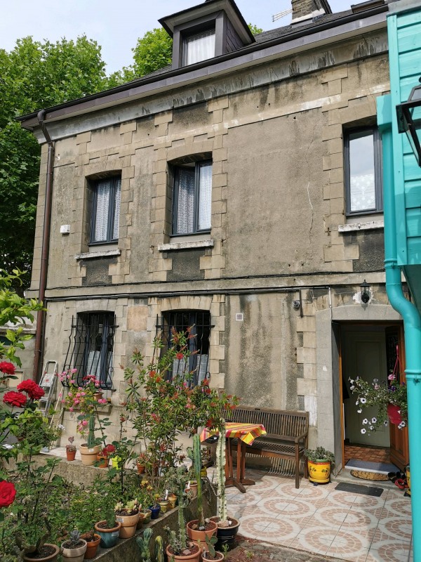 Ravalement de façade sur une maison ancienne à Rouen