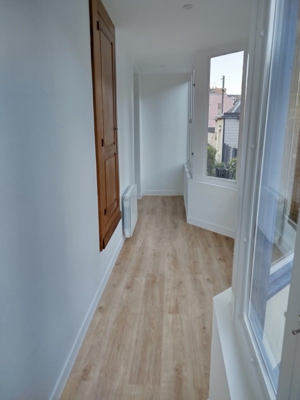 remplacement d'un revêtement de sol dans un appartement à Bihorel